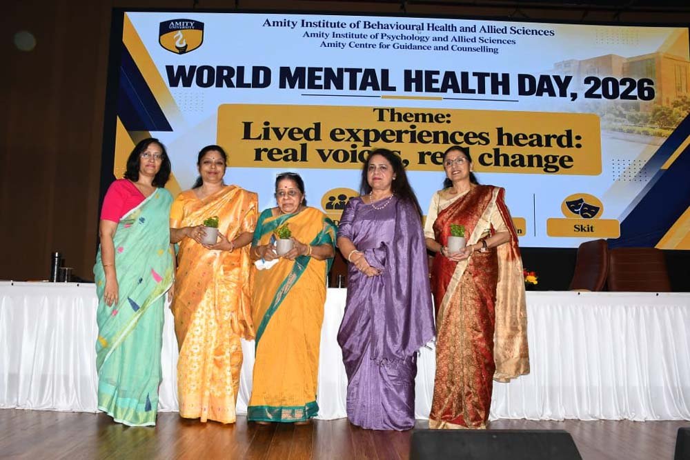 एमिटी विश्वविद्यालय में विश्व मानसिक स्वास्थ्य दिवस पर मंथन, विशेषज्ञों ने कहा—मरीजों की बात सुनना ही बदलाव की पहली सीढ़ी
