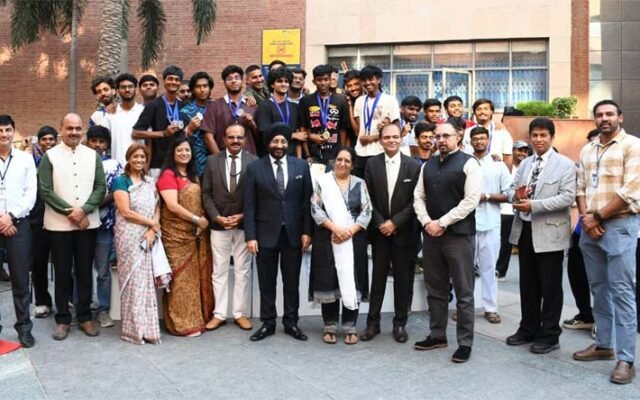 एमिटी विश्वविद्यालय में संगठन-2026 खेल प्रतियोगिताओं के विजेता सम्मानित, कई संस्थानों ने जीते पदक