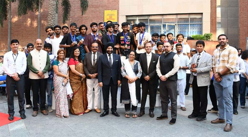 एमिटी विश्वविद्यालय में संगठन-2026 खेल प्रतियोगिताओं के विजेता सम्मानित, कई संस्थानों ने जीते पदक