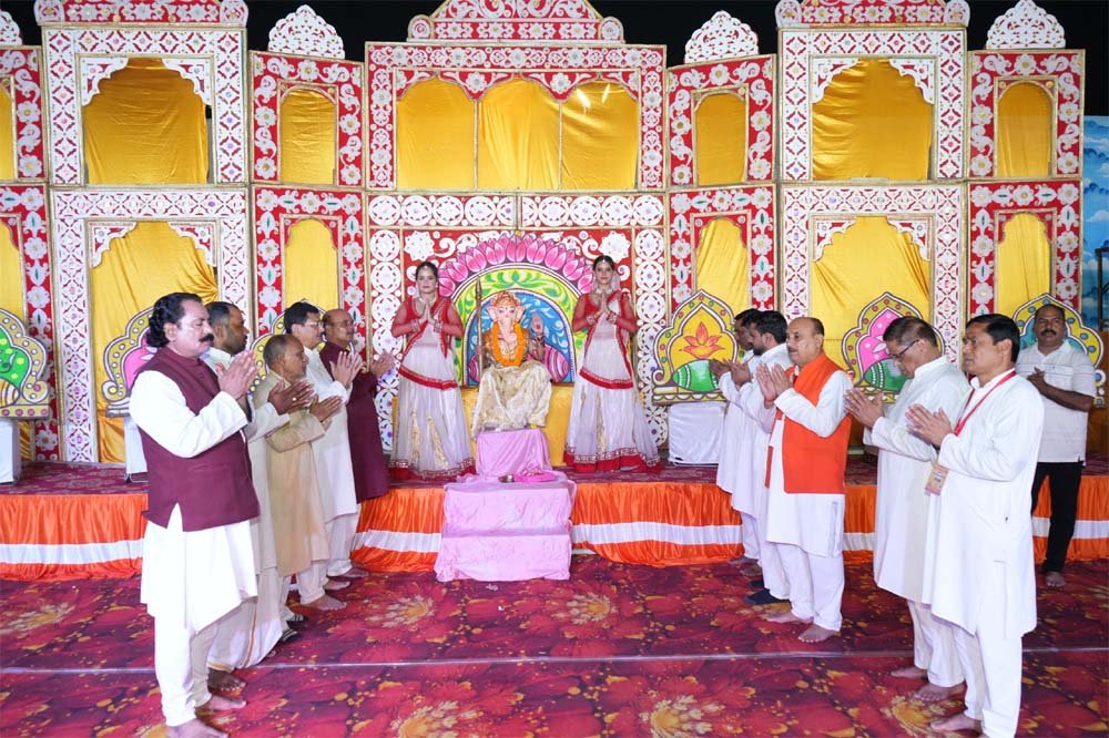 महर्षि नगर की रामलीला में श्रीराम-सीता की प्रथम भेंट का मनमोहक मंचन
