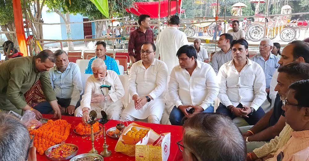 नोएडा में बजरंग रामलीला की भव्य शोभायात्रा निकली, जगह-जगह हुआ स्वागत