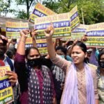 बिहार में दरोगा भर्ती परीक्षा के अभ्यर्थियों का प्रदर्शन, मुख्यमंत्री आवास की ओर बढ़े