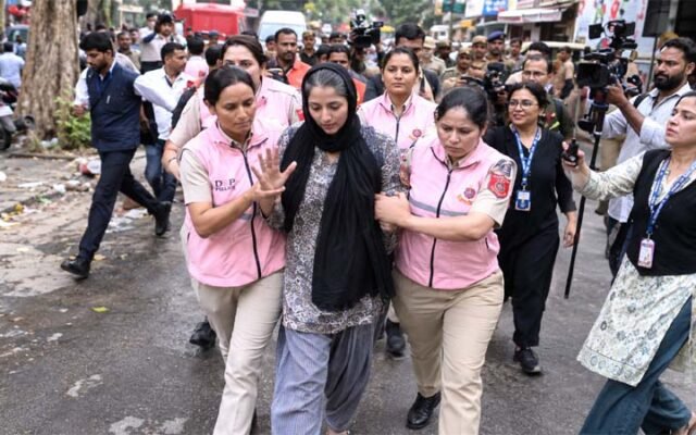 दिल्ली में CJP के प्रदर्शन से पहले सख्ती, 600 समर्थक हिरासत में; जंतर-मंतर जाने वाले रास्तों पर बैरिकेडिंग