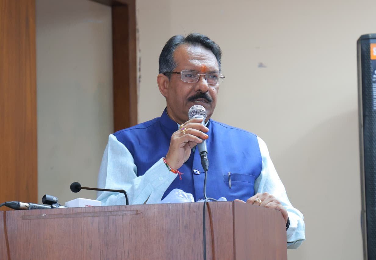 माननीय सर्वोच्च न्यायालय द्वारा मुख्य चुनाव आयुक्त को हटाने का अस्थाई आदेश ना देना दर्शाता है कि यह एक तरफा मामला नहीं है: हर्ष मल्होत्रा