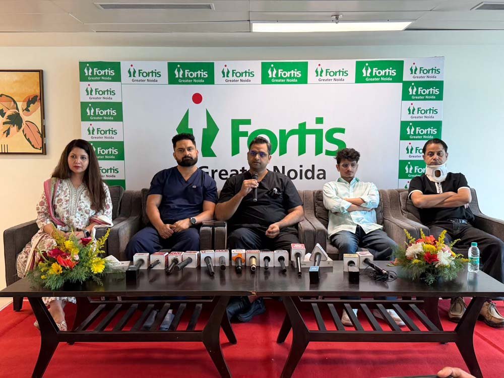 फोर्टिस ग्रेटर नोएडा में चार मरीजों की जटिल स्पाइन सर्जरी सफल, 72 डिग्री तक मुड़ी रीढ़ का भी उपचार