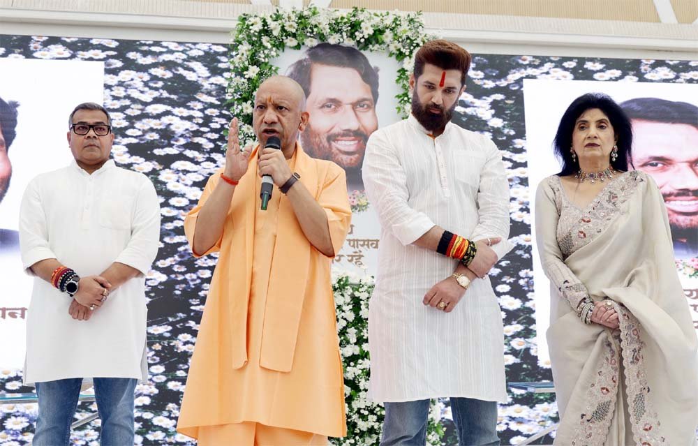 दलितों, वंचितों की प्रखर आवाज थे रामविलास पासवानः मुख्यमंत्री