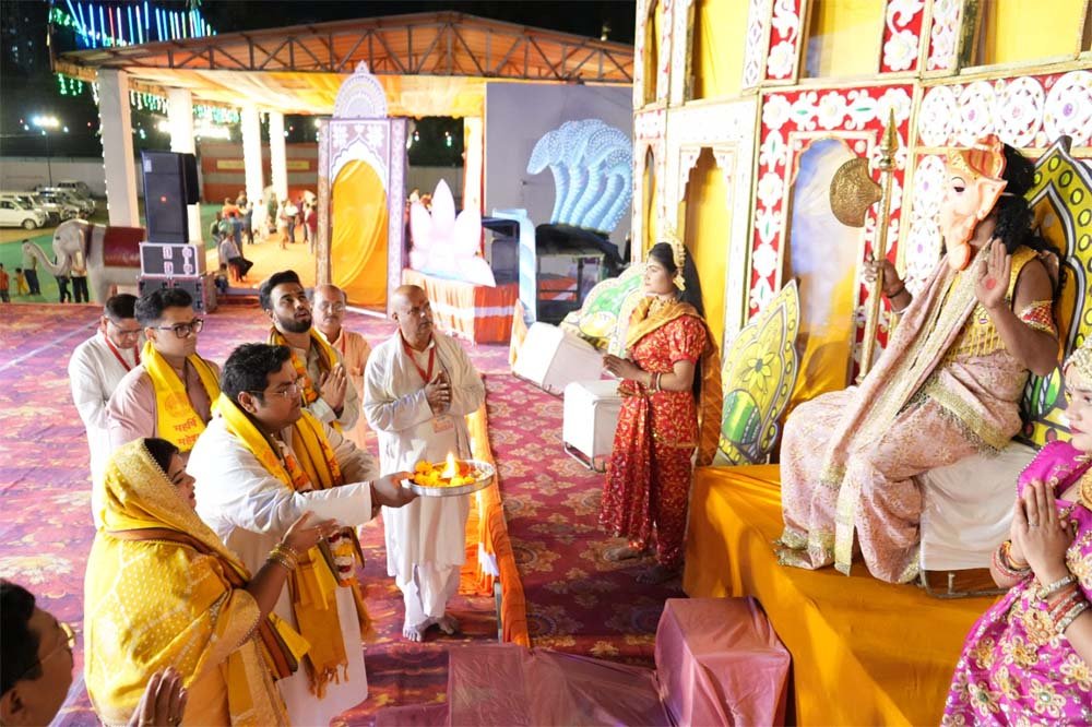 महर्षि नगर में शारदीय नवरात्र की धूम, मां दुर्गा की आराधना के साथ श्रीरामलीला का भव्य शुभारंभ