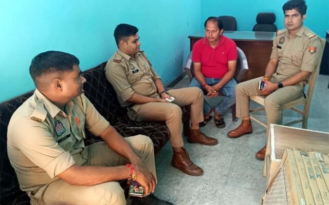 नोएडा के किसान नेताओं को हाउस अरेस्ट करने का आरोप, अशोक चौहान बोले- ‘बीजेपी का अघोषित आपातकाल’