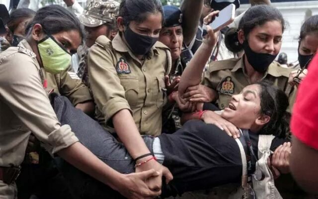सुप्रीम कोर्ट का केंद्र और दिल्ली पुलिस को नोटिस, जंतर-मंतर पर प्रदर्शन से जुड़े CCTV फुटेज सुरक्षित रखने का निर्देश