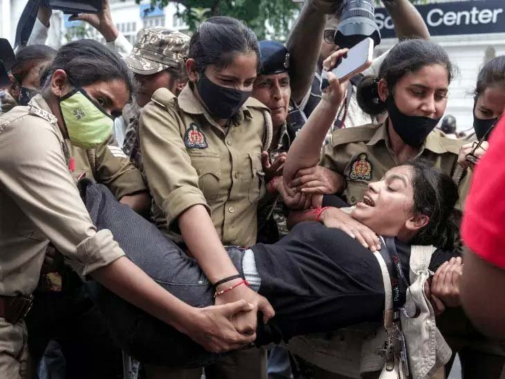 सुप्रीम कोर्ट का केंद्र और दिल्ली पुलिस को नोटिस, जंतर-मंतर पर प्रदर्शन से जुड़े CCTV फुटेज सुरक्षित रखने का निर्देश