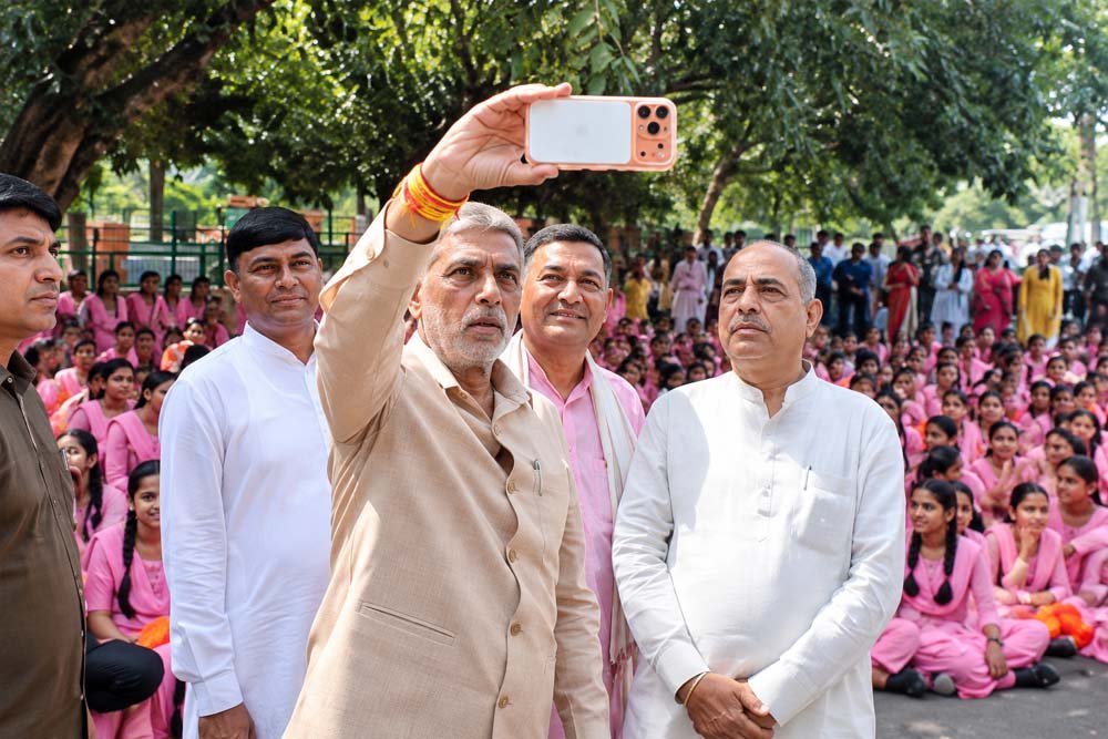 राहुल गांधी पर कृष्णपाल गुर्जर का तंज, बोले- ‘जिद्दी और बिगड़ैल बच्चे जैसे’; सत्ता के लिए चुनाव व्यवस्था पर सवाल उठाने का आरोप