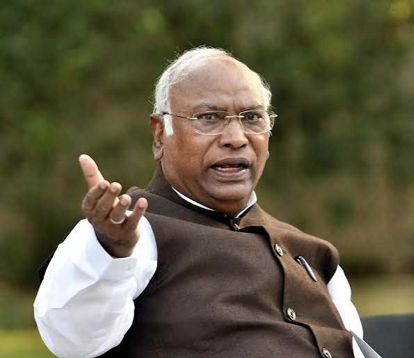 खरगे की पीएम मोदी को चिट्ठी, बोले- संवैधानिक संशोधन विधेयक जबरन पास न कराए सरकार