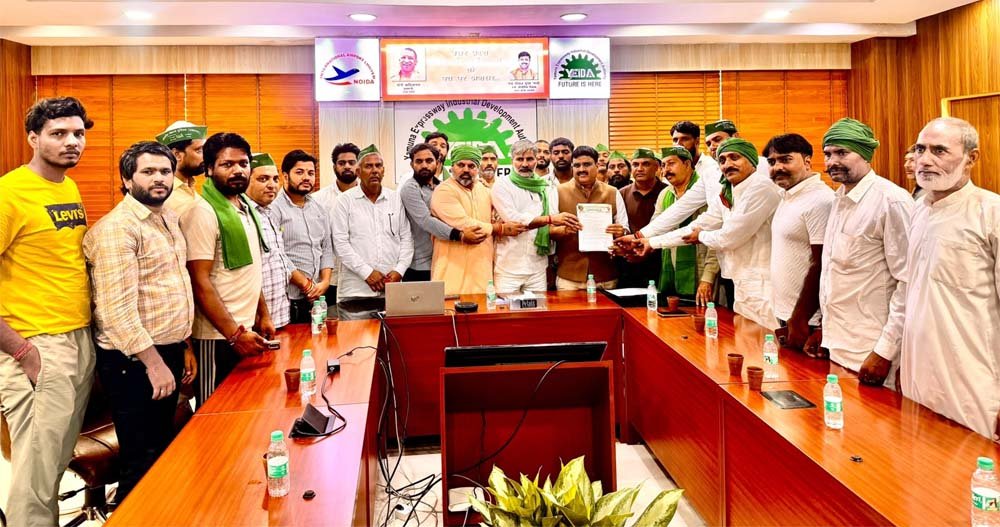 किसानों की मांगों को लेकर यीडा के ओएसडी से मिले भाकियू अंबावता के प्रतिनिधिमंडल, आंदोलन की चेतावनी