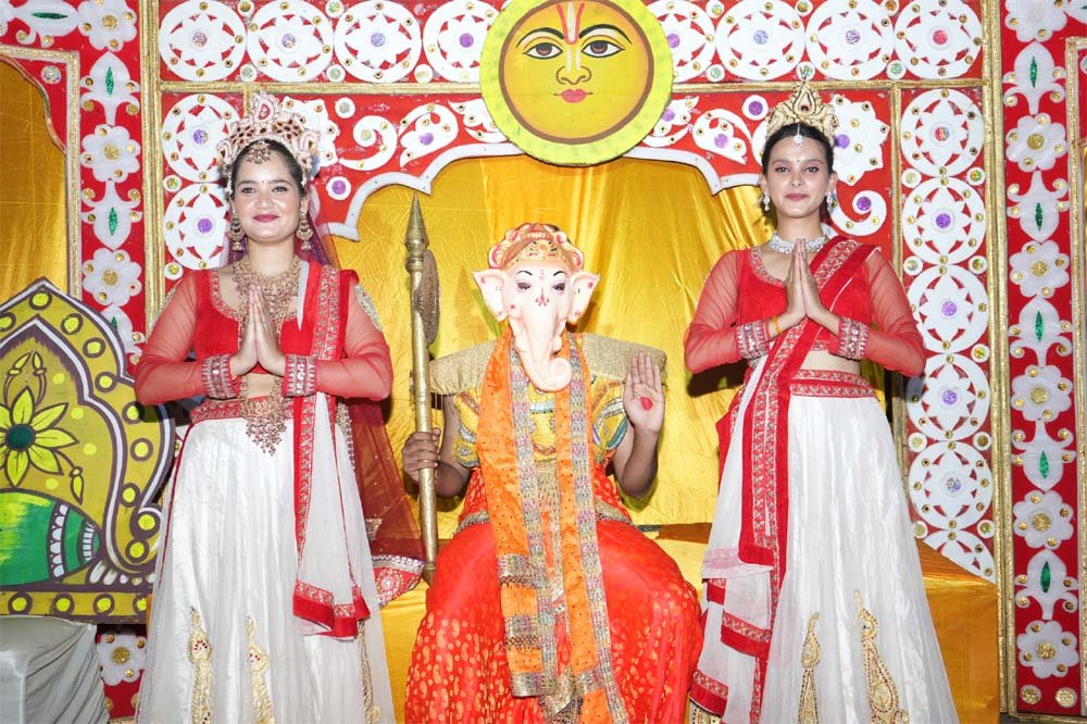 महर्षि नगर की रामलीला में श्रीराम जन्म से अहिल्या उद्धार तक का भावपूर्ण मंचन
