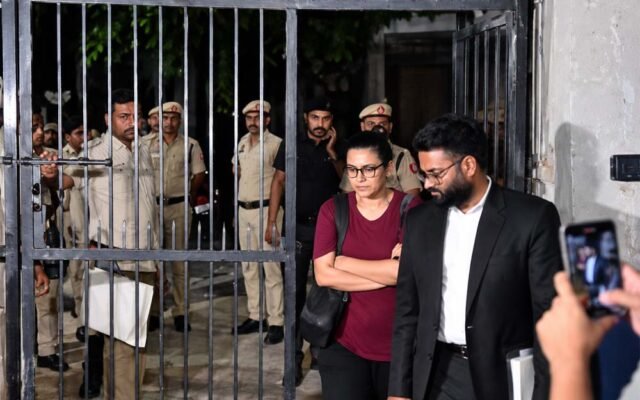 अभिजीत दीपके गिरफ्तार, आज कोर्ट में पेशी; नेहा बोरा रिहा, 8 दिन में दूसरी बार पुलिस की कार्रवाई
